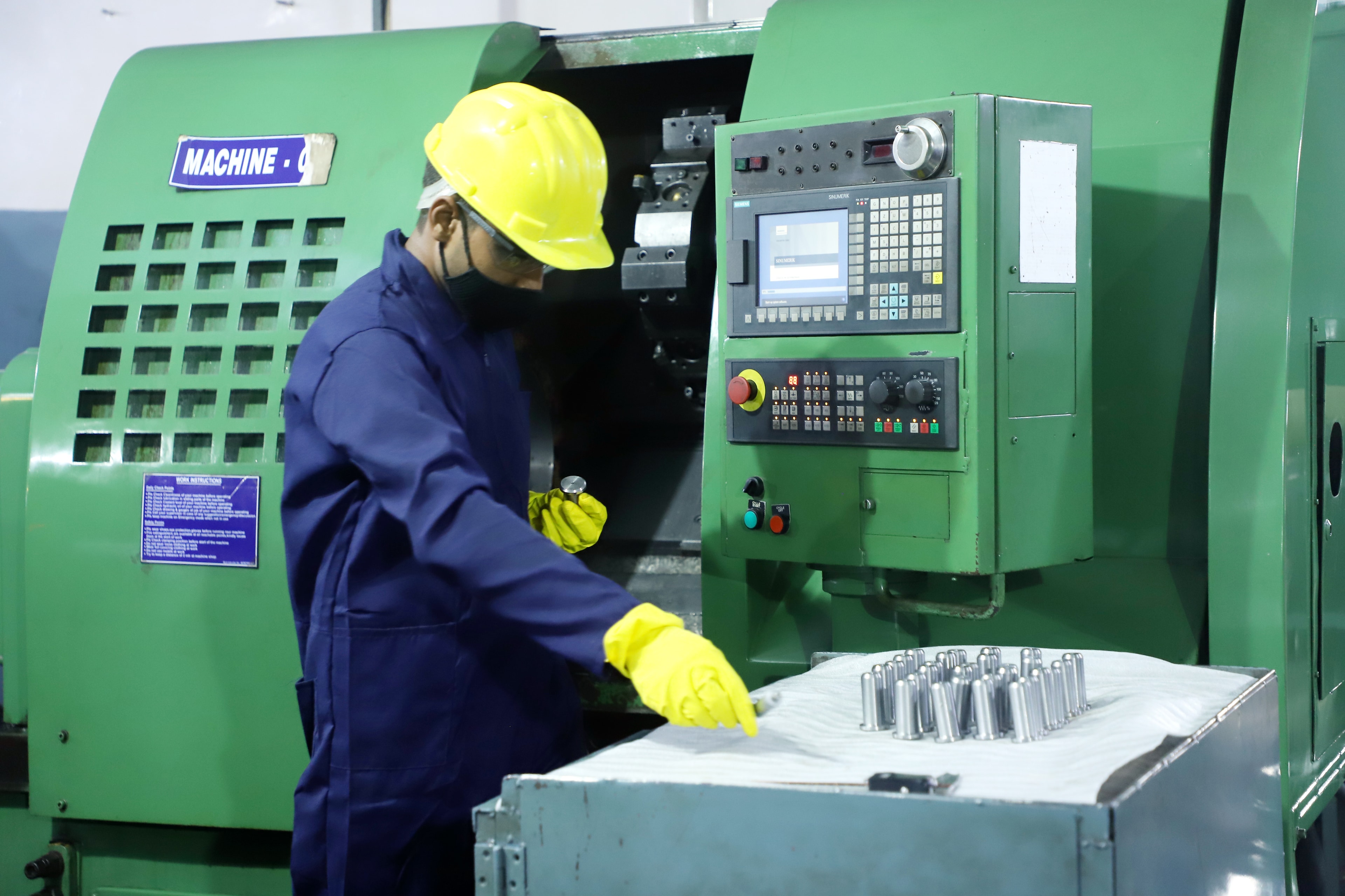 Grinding and finishing operations at Aariv Precision